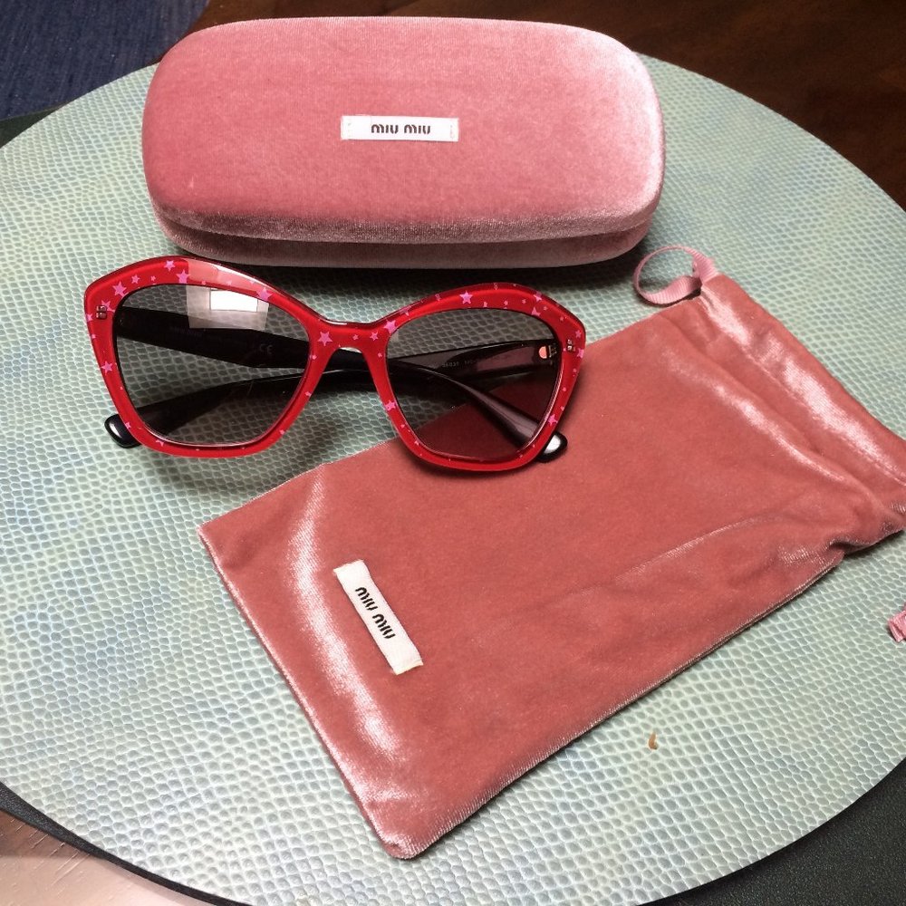 Sunglasses MIU MIU